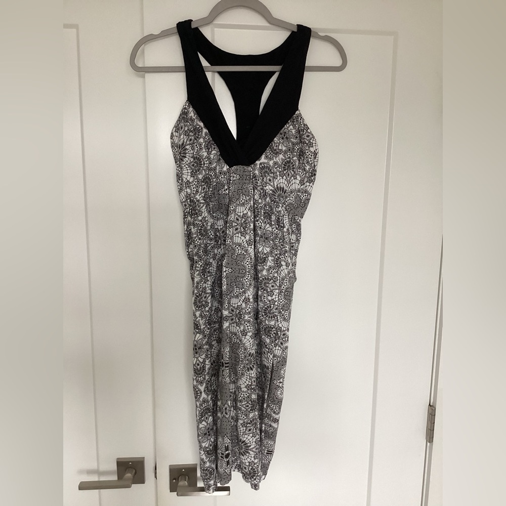 Element black & white Cotton Dress junior Size L ( fits womens sm) rushed back